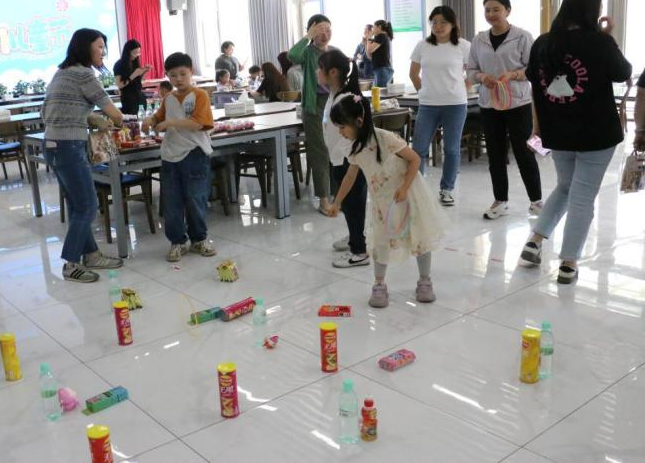 918�����û��ع��Ὺչ &ldquo;�ذ�ְ����Ů���ػ�����ͯ��&rdquo; ��һ�����˶�